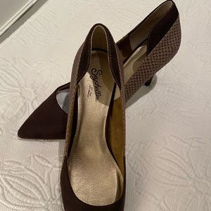 NWT Brown Snakeskin and Suede Seychelles Pumps